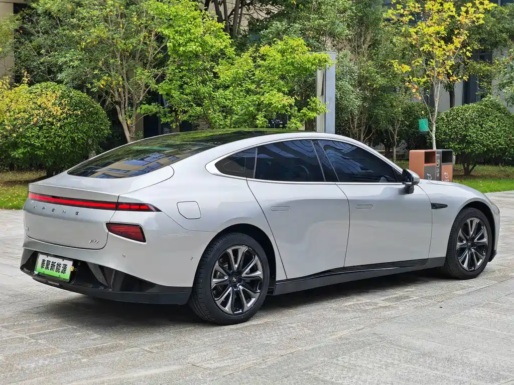 XPeng P7 — миниатюра 4