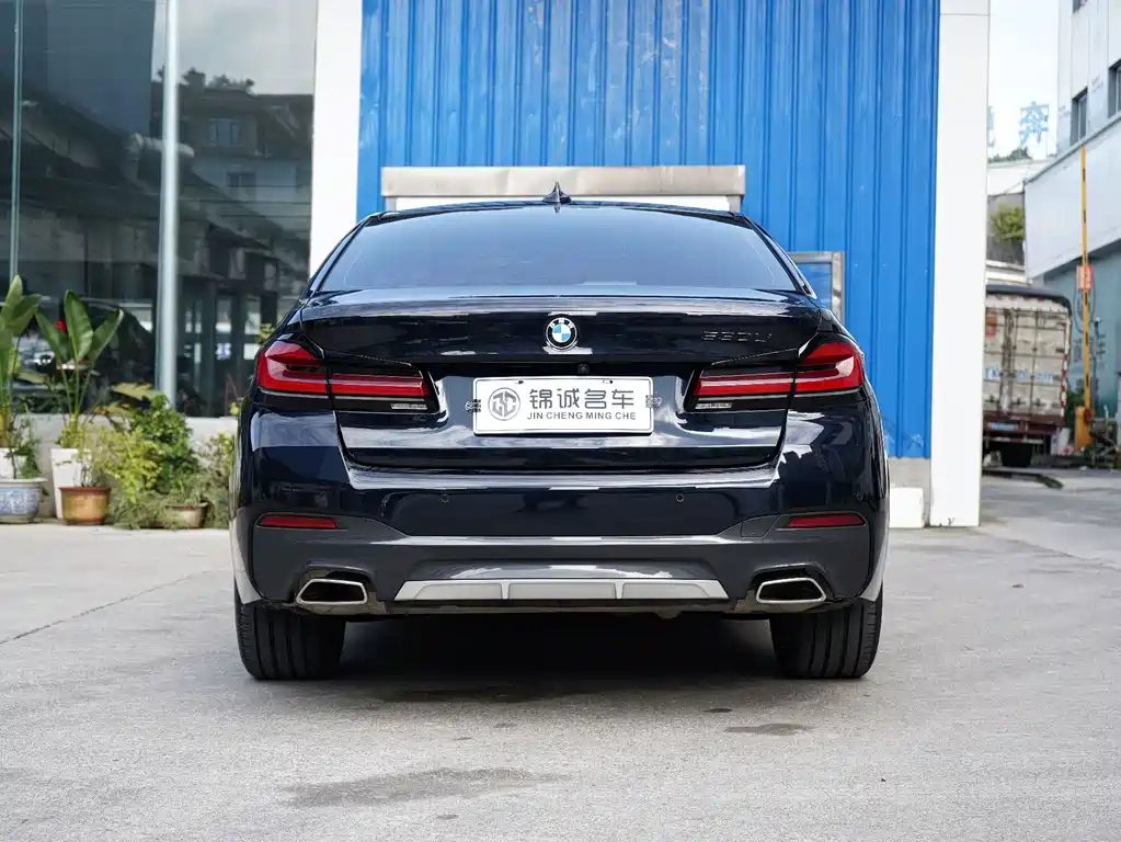 BMW 5 Series — миниатюра 20