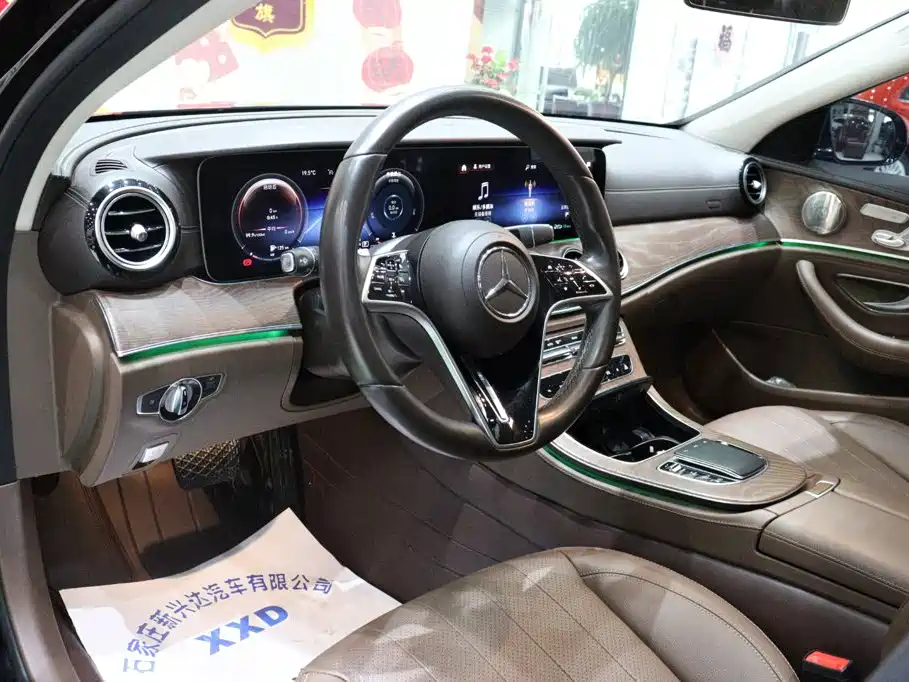 Mercedes-Benz E-Class — миниатюра 7