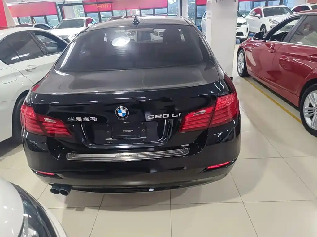 BMW 5 Series — миниатюра 6