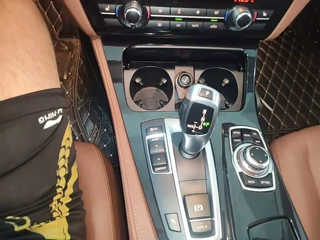 BMW 5 Series — миниатюра 14
