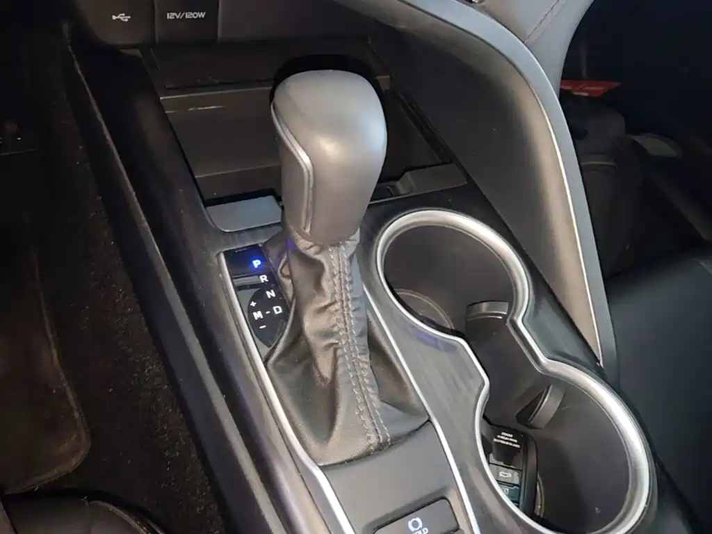 Toyota Camry — миниатюра 14
