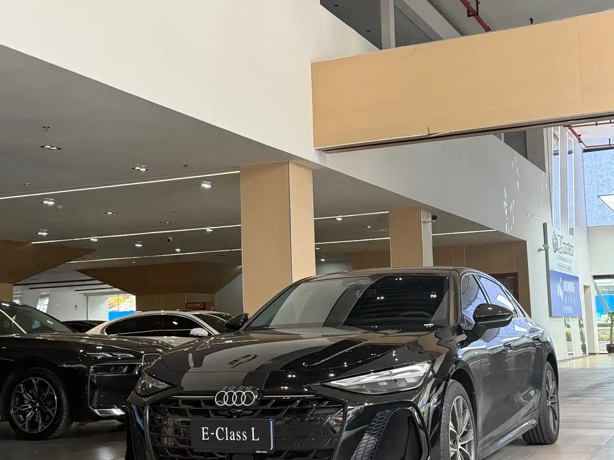 奥迪A6L 2026款 45 TFSI 臻选动感型 2026