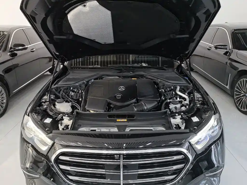 Mercedes-Benz E-Class — миниатюра 20