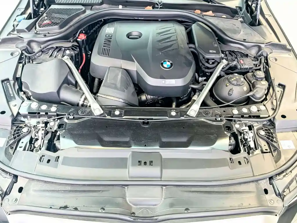 BMW 5 Series — миниатюра 14