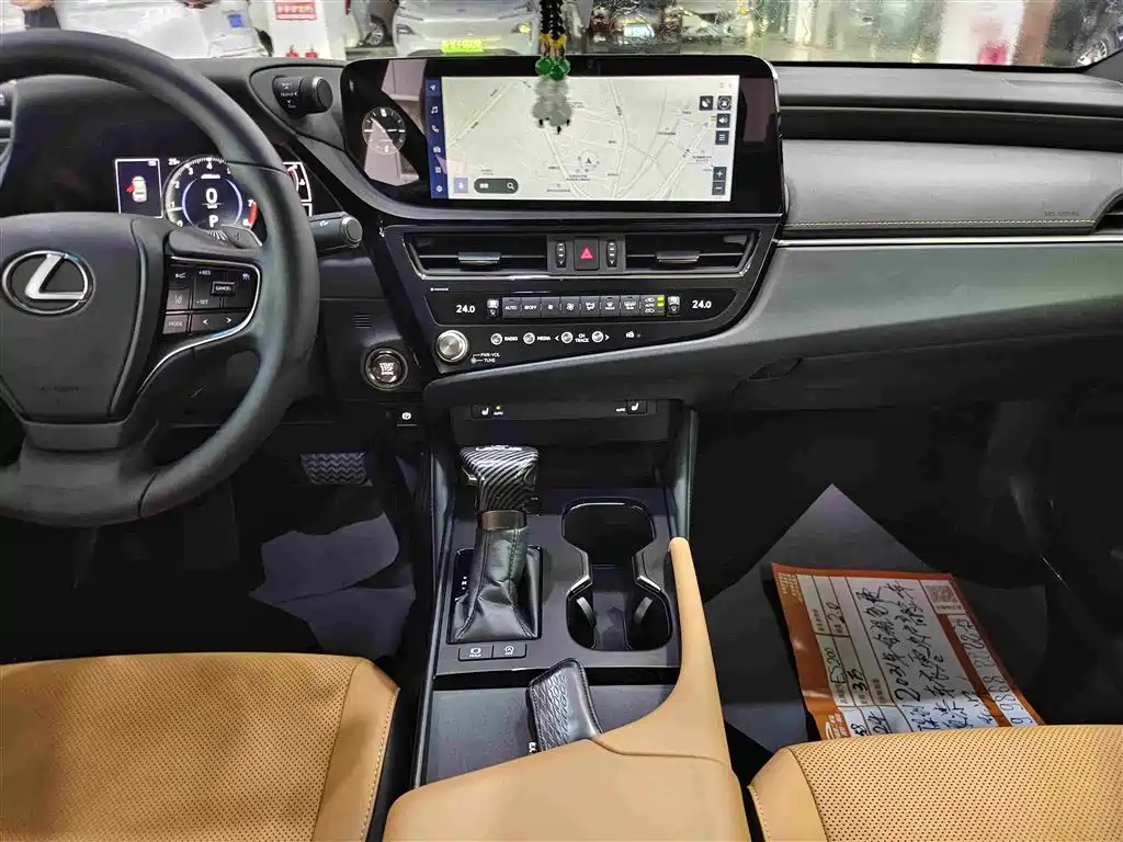Lexus ES — миниатюра 7