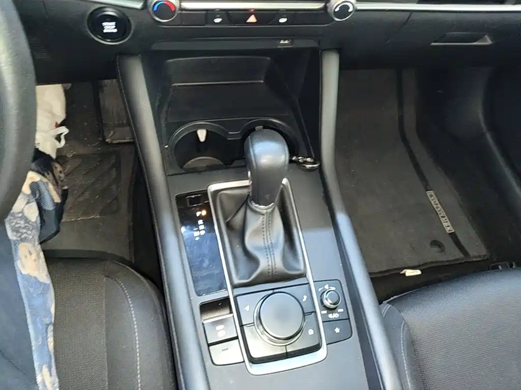 Mazda 3 Axela — миниатюра 14