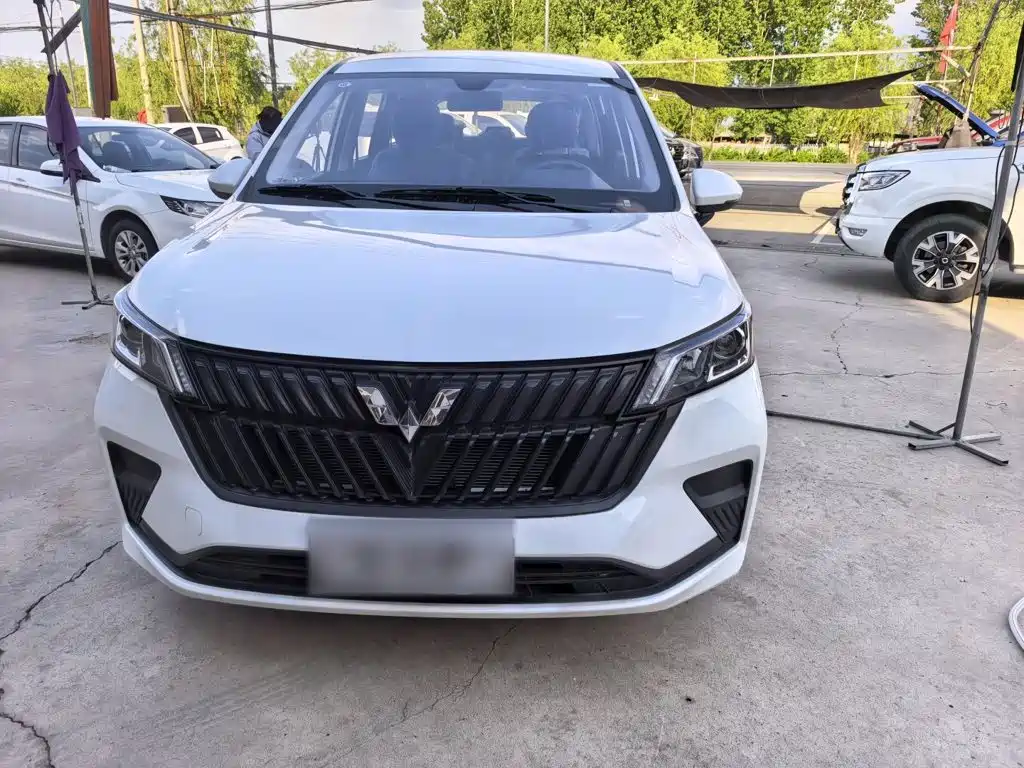 Wuling Jiachen 2022 1.5L MT Elite
