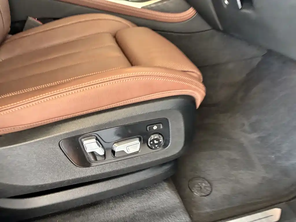 BMW X7 — миниатюра 26