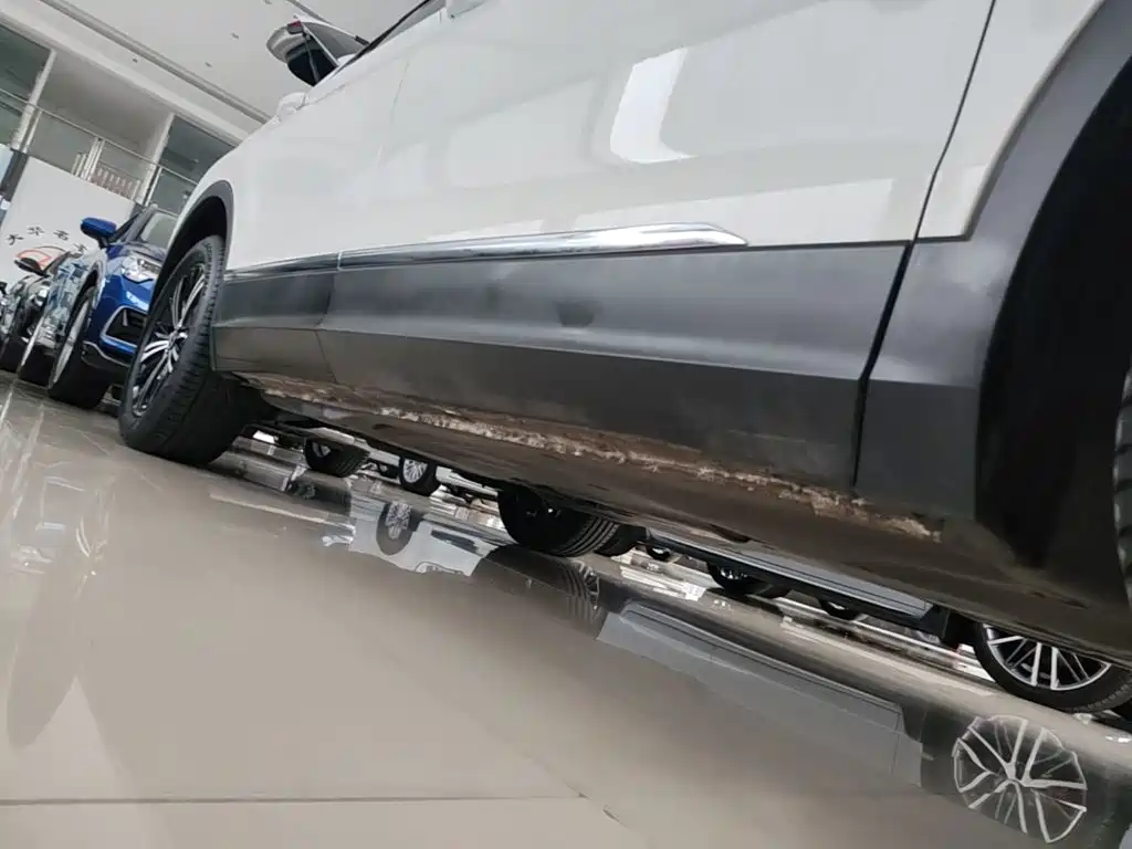 Volkswagen Tiguan L — миниатюра 21