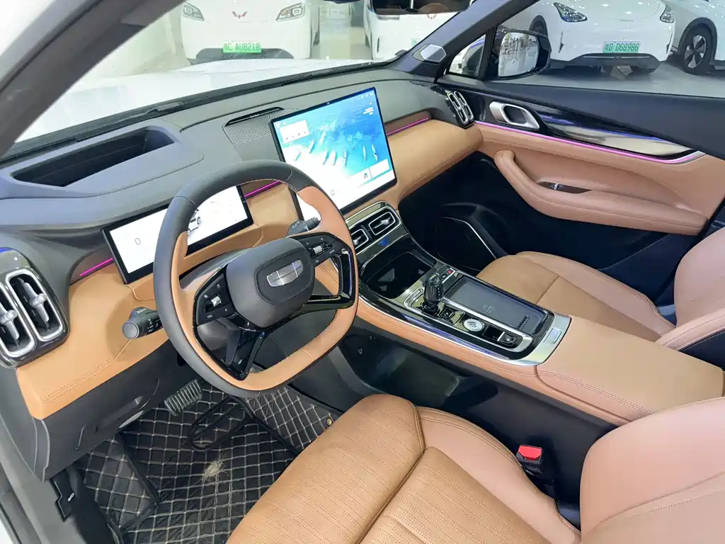 Geely Boyue L — миниатюра 9