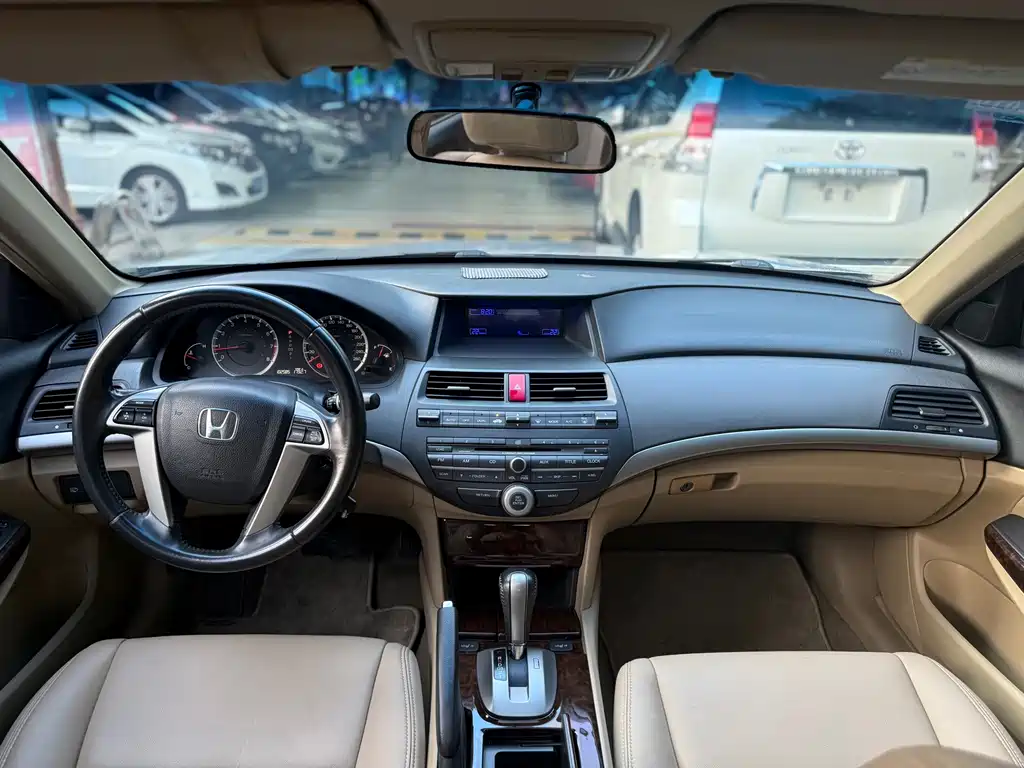 Honda Accord — миниатюра 10