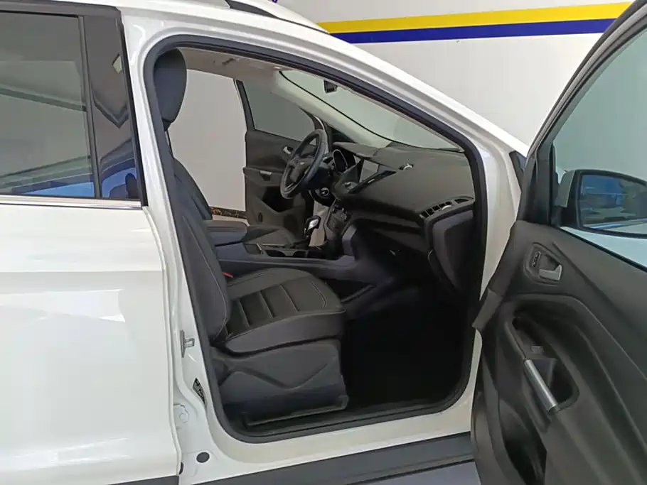 Ford Kuga — миниатюра 8