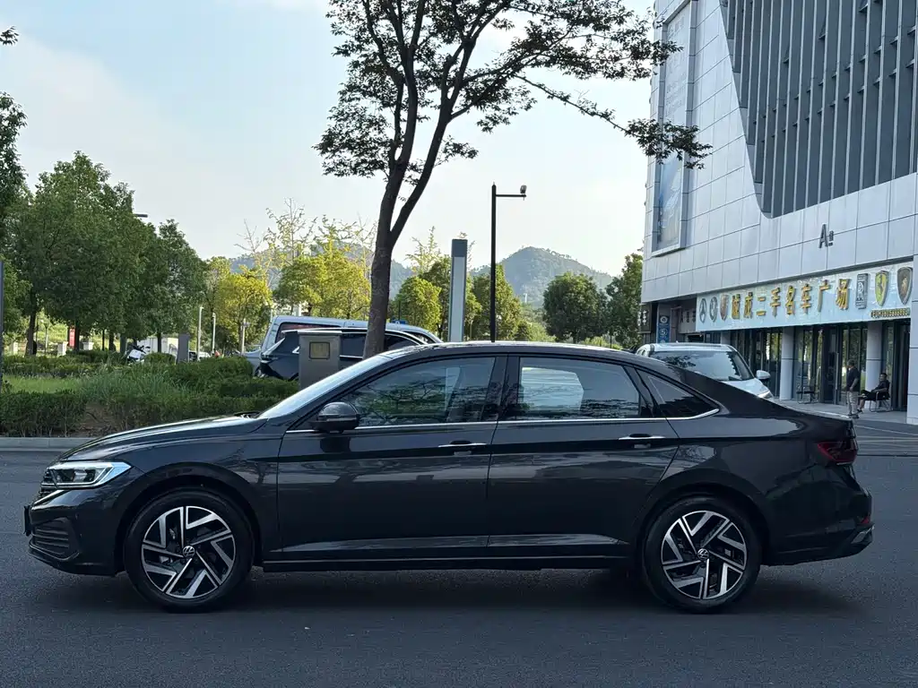 Volkswagen Sagitar — миниатюра 4