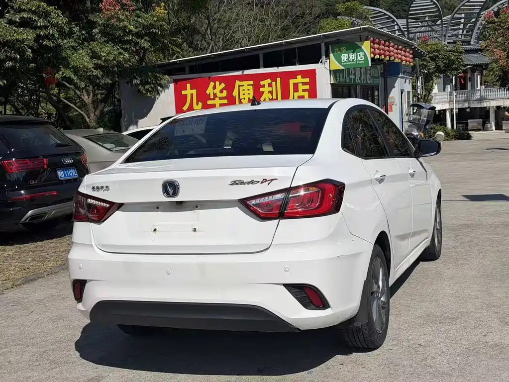 Changan Eado DT — миниатюра 9