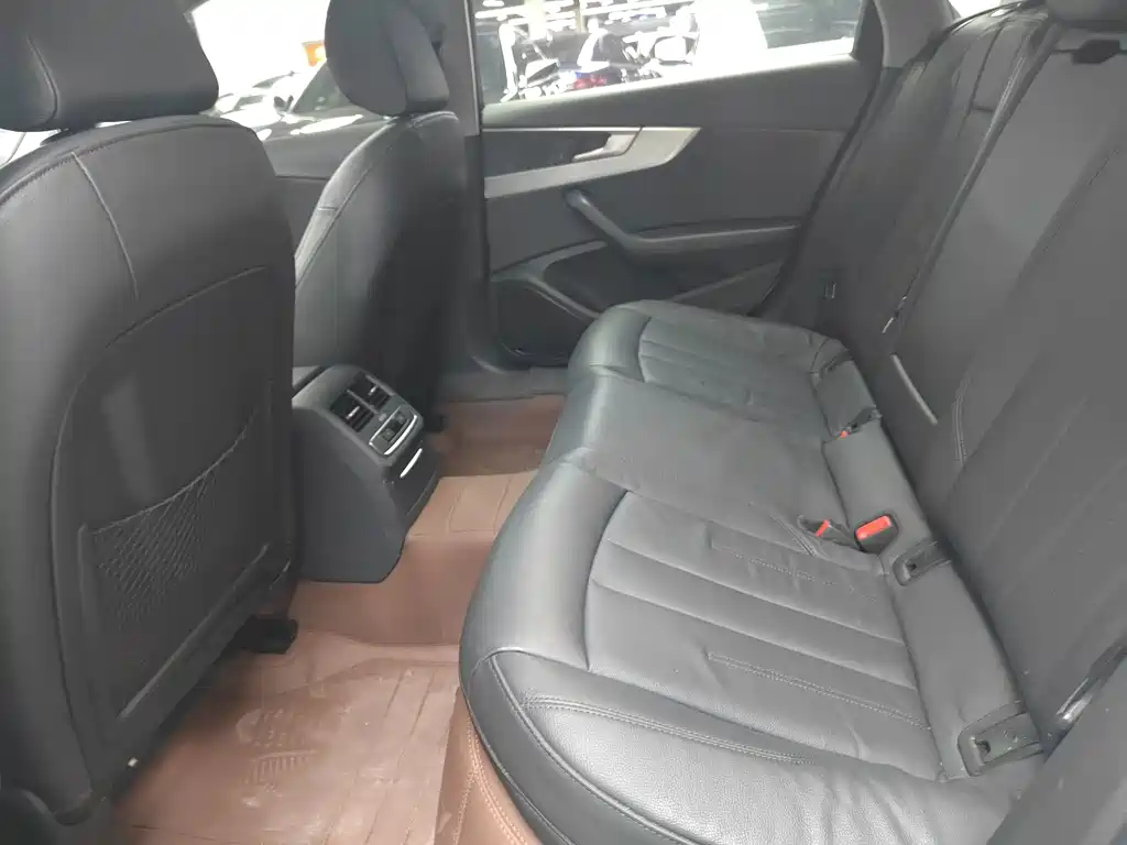 Audi A4L — миниатюра 11