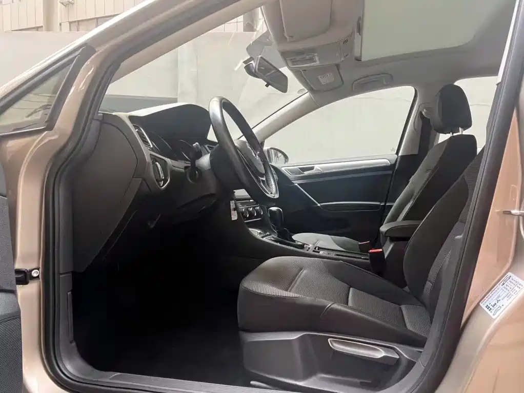 Volkswagen Golf — миниатюра 9