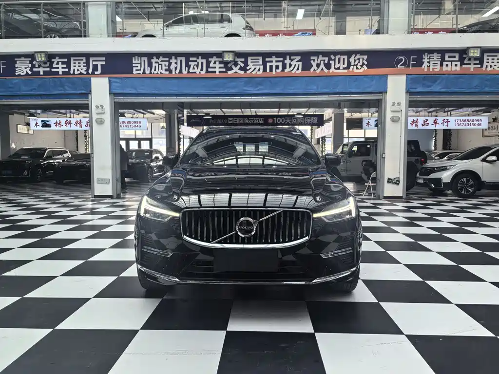 Volvo XC60 2023 B5 Luxury