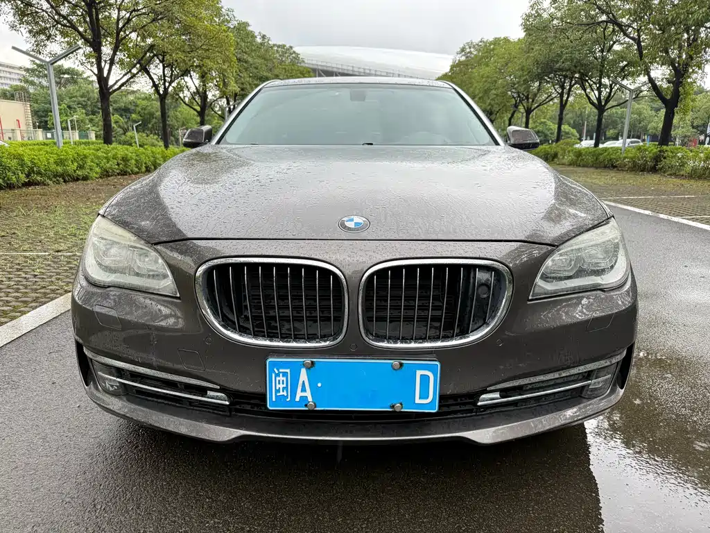 BMW 7 Series — миниатюра 2