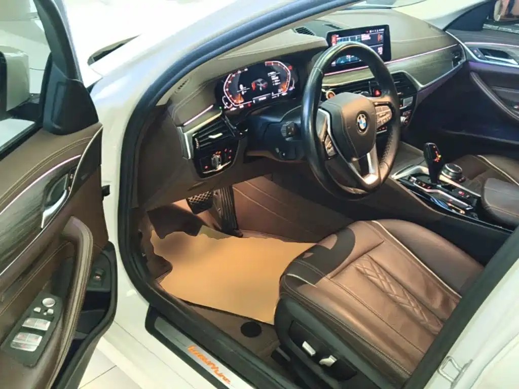 BMW 5 Series — миниатюра 16