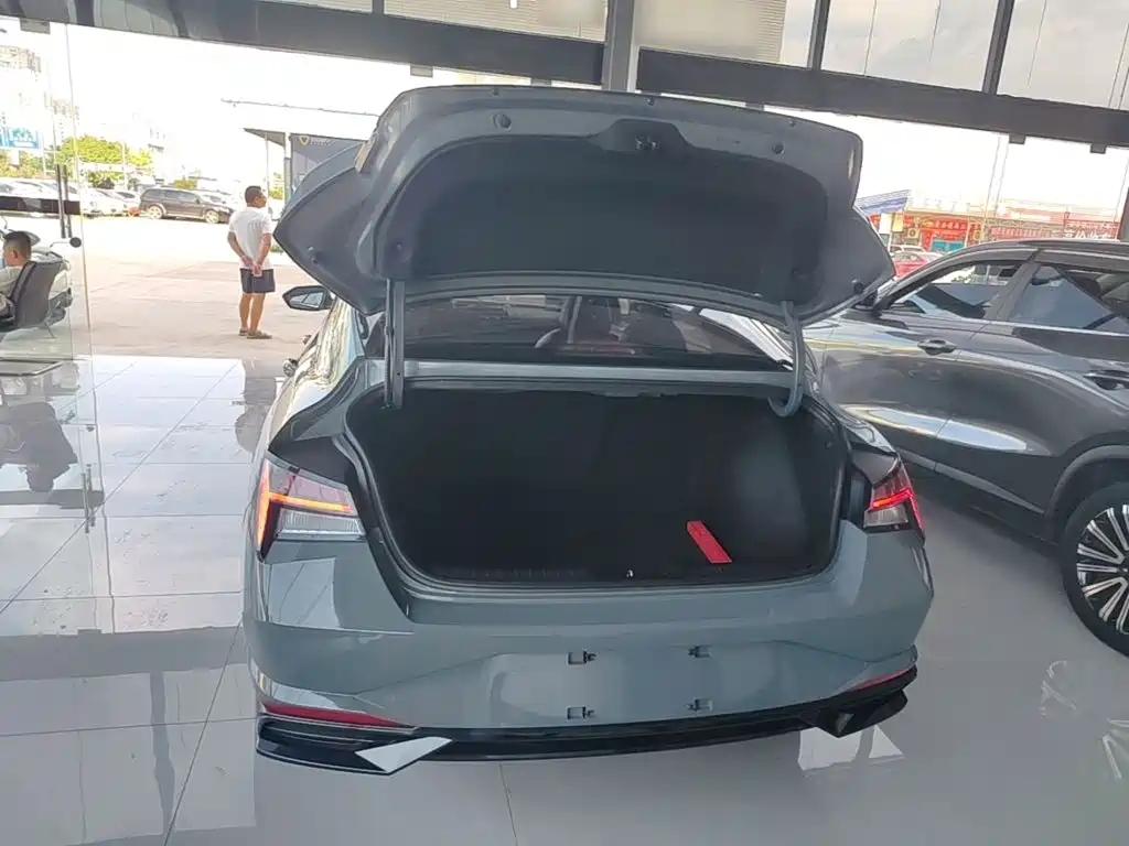 Hyundai Elantra — миниатюра 19