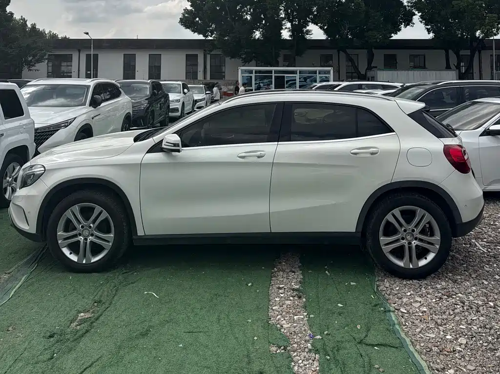 Mercedes-Benz GLA (Import) — миниатюра 3