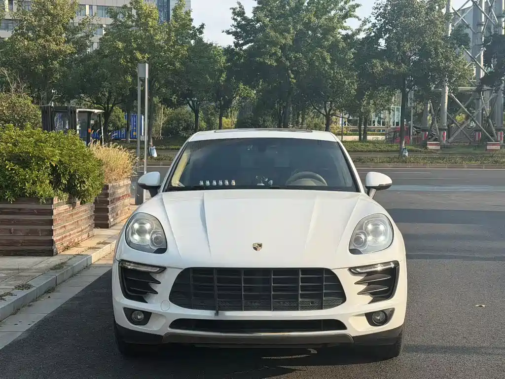 Porsche Macan — миниатюра 5