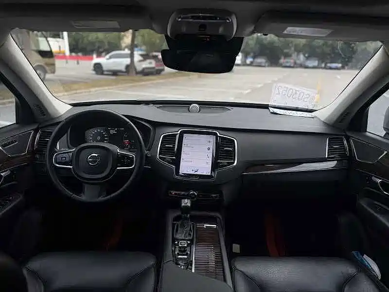 Volvo XC90 — миниатюра 6