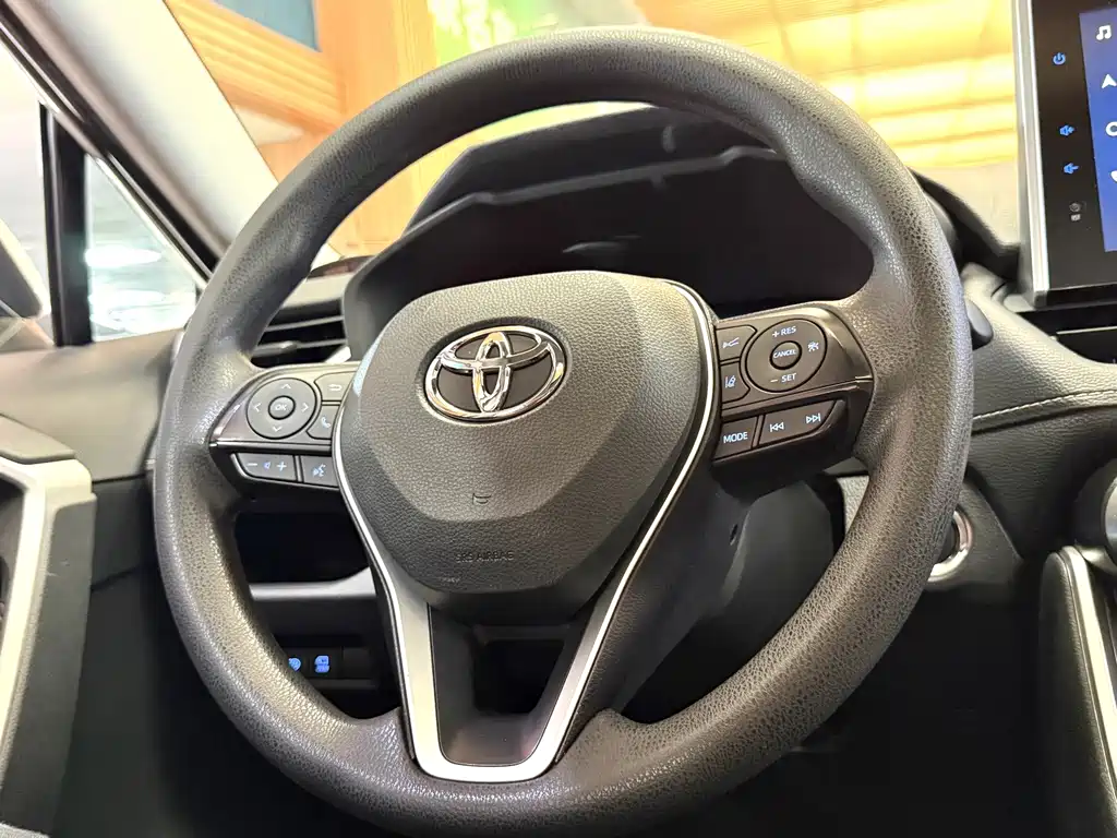 Toyota RAV4 — миниатюра 12