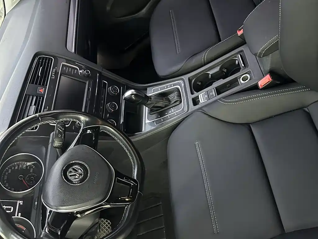 Volkswagen Golf — миниатюра 19