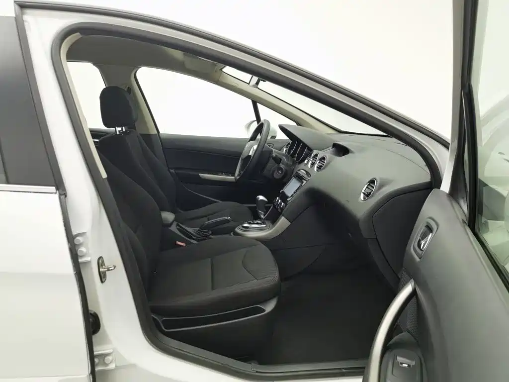 Peugeot 408 — миниатюра 23