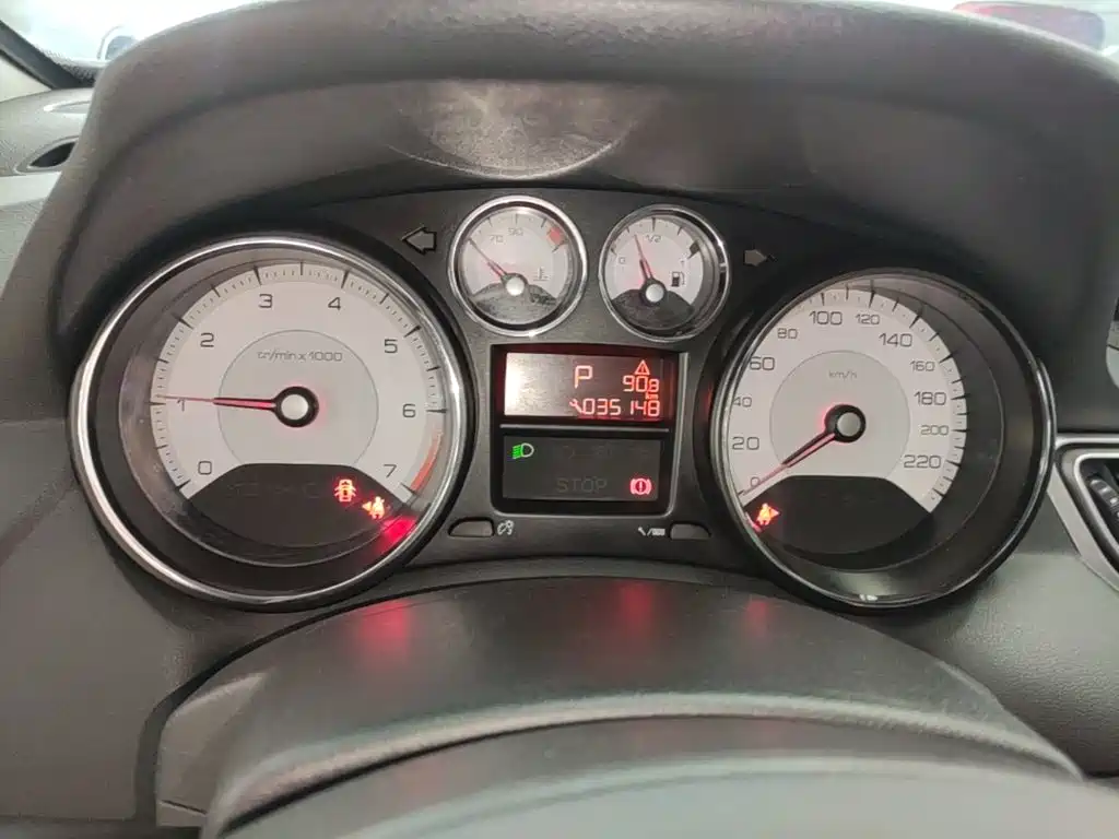 Peugeot 308 — миниатюра 12