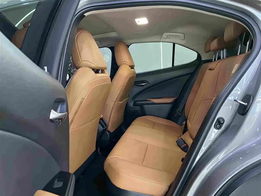 Lexus UX — миниатюра 8