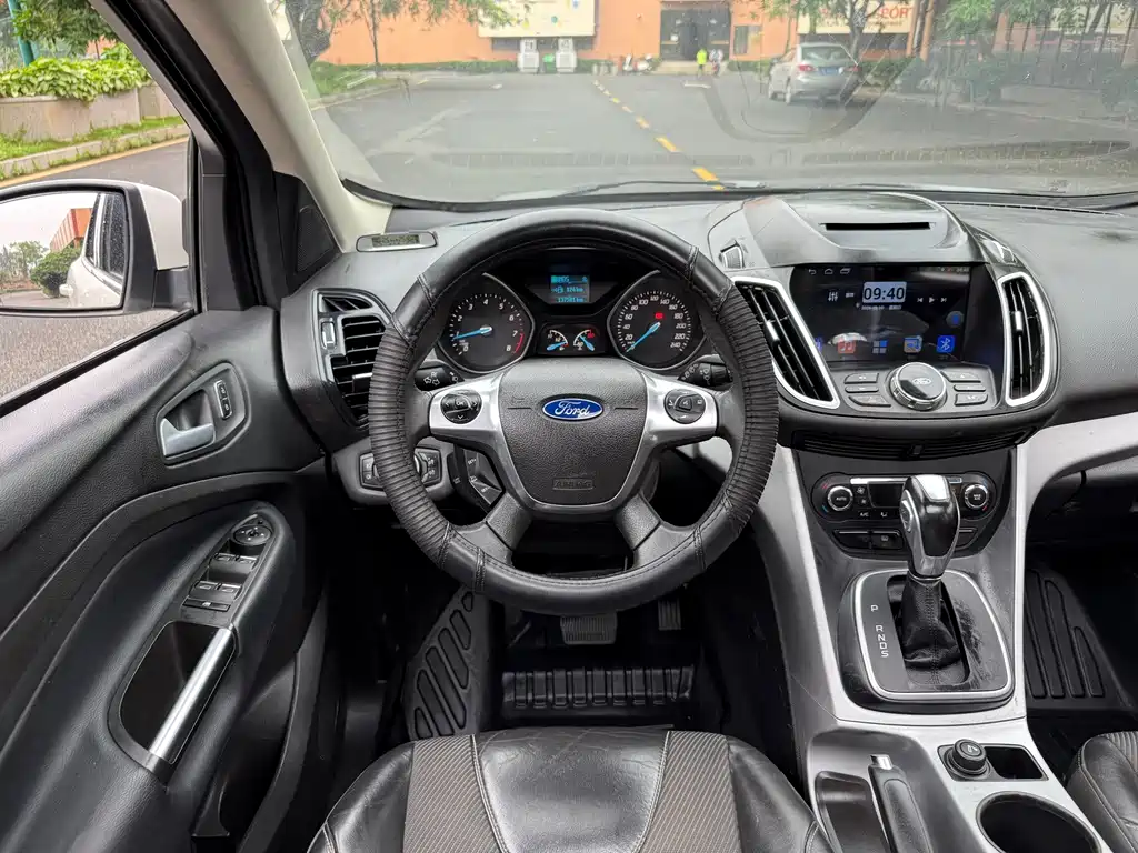 Ford Kuga — миниатюра 16