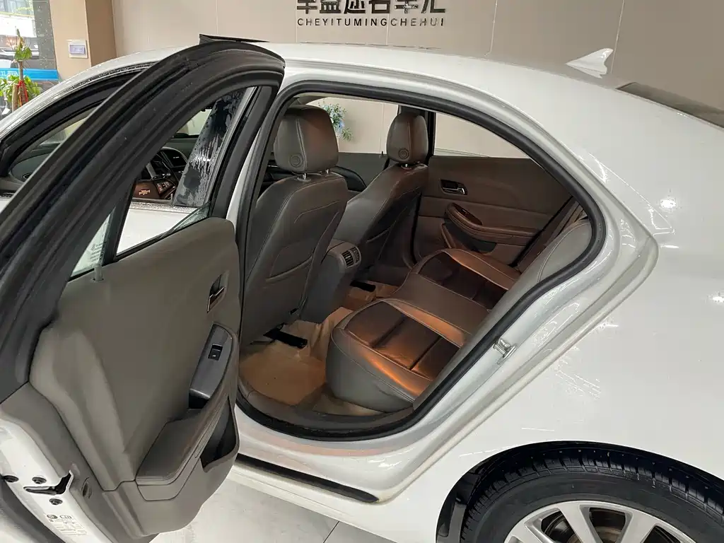 Chevrolet Malibu — миниатюра 12