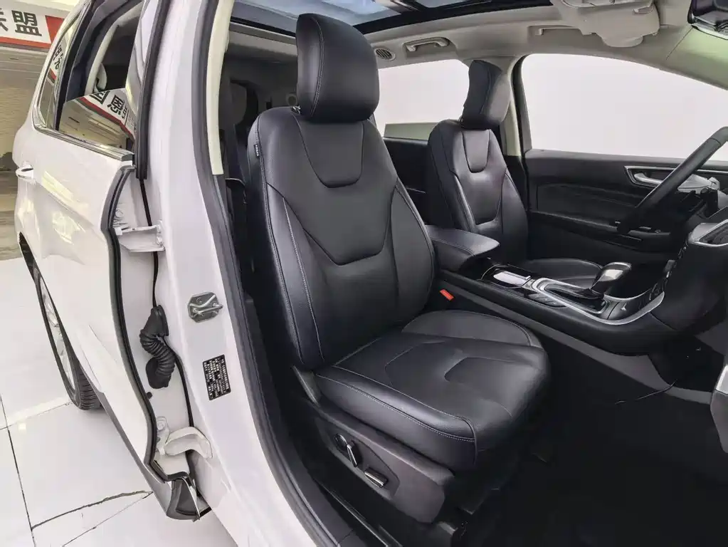 Ford Edge — миниатюра 8