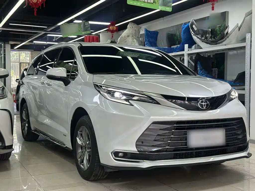 Toyota Sienna — миниатюра 11