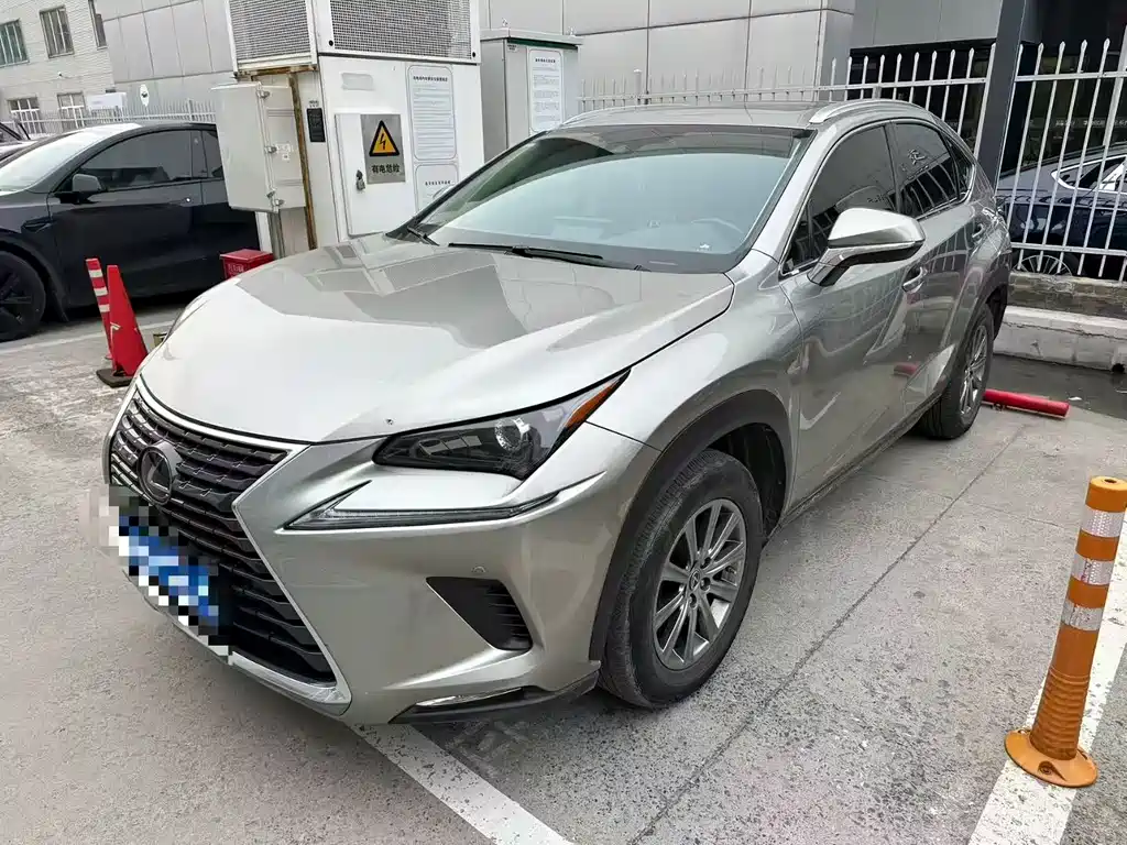 Lexus NX 2021