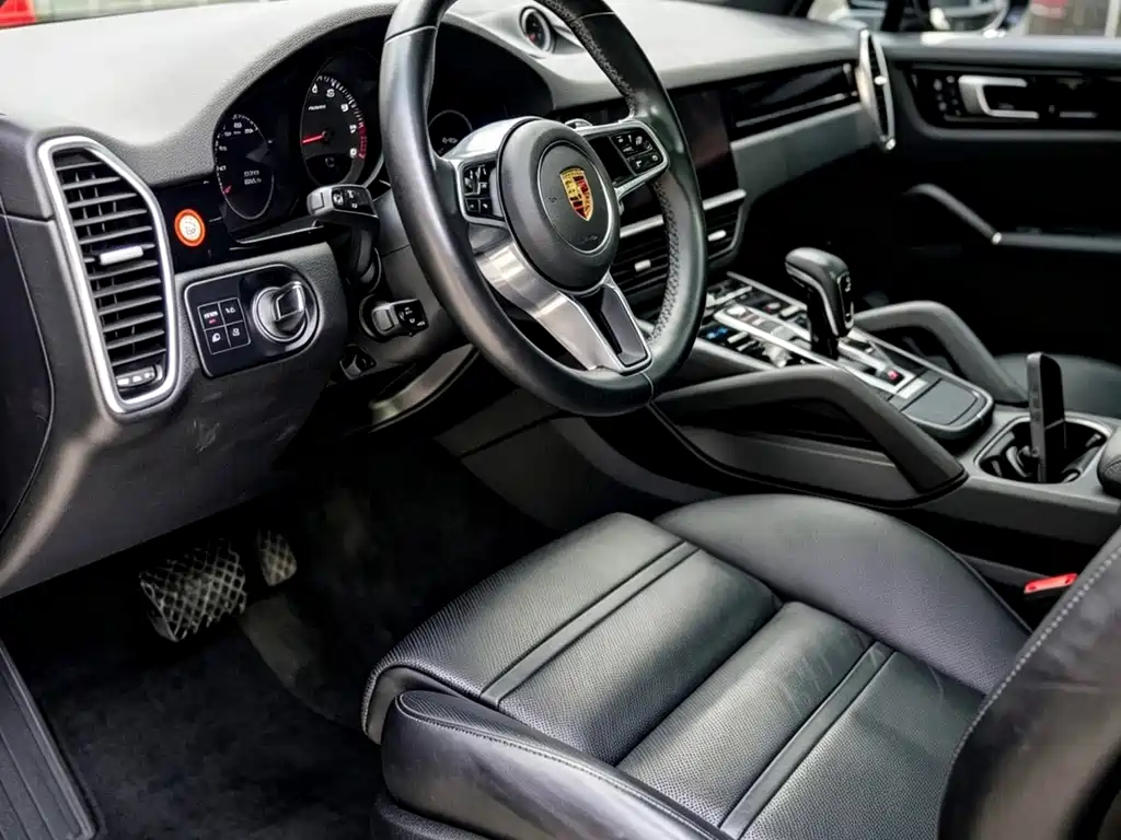 Porsche Cayenne — миниатюра 5