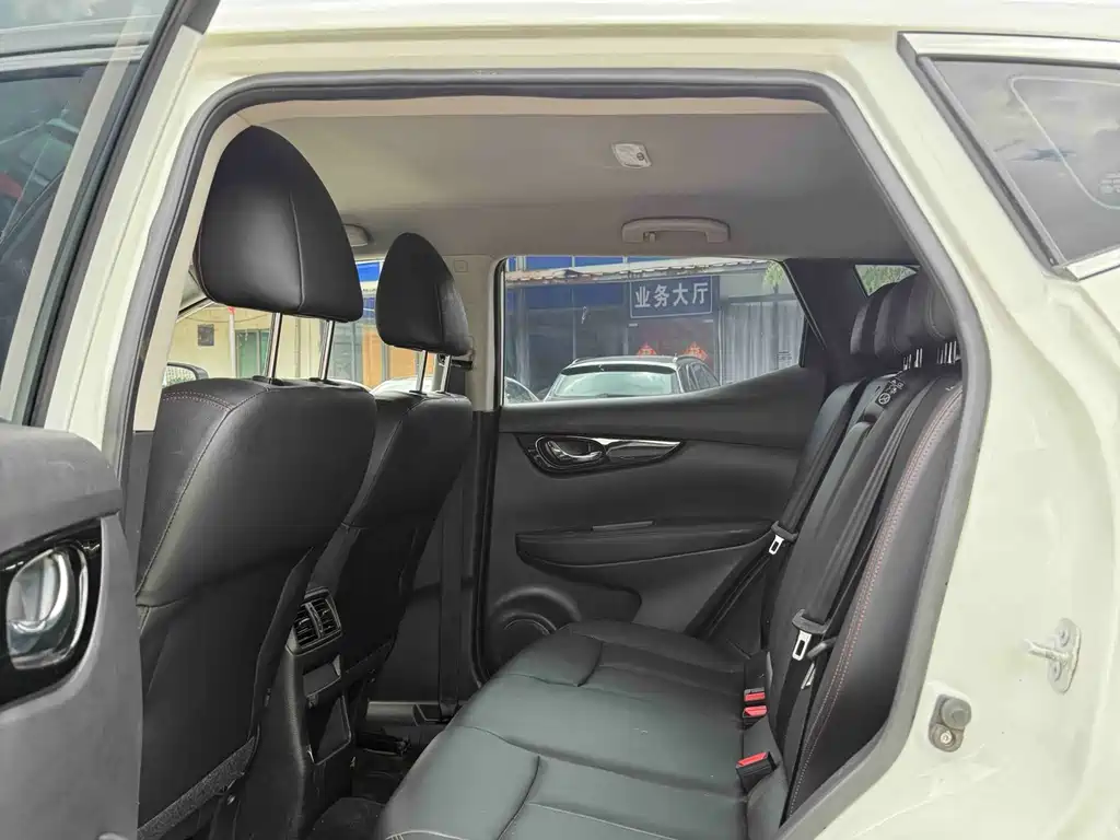 Nissan Qashqai — миниатюра 4