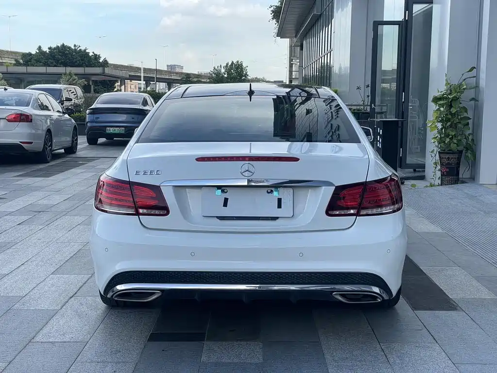 Mercedes-Benz E-Class (Import) — миниатюра 11