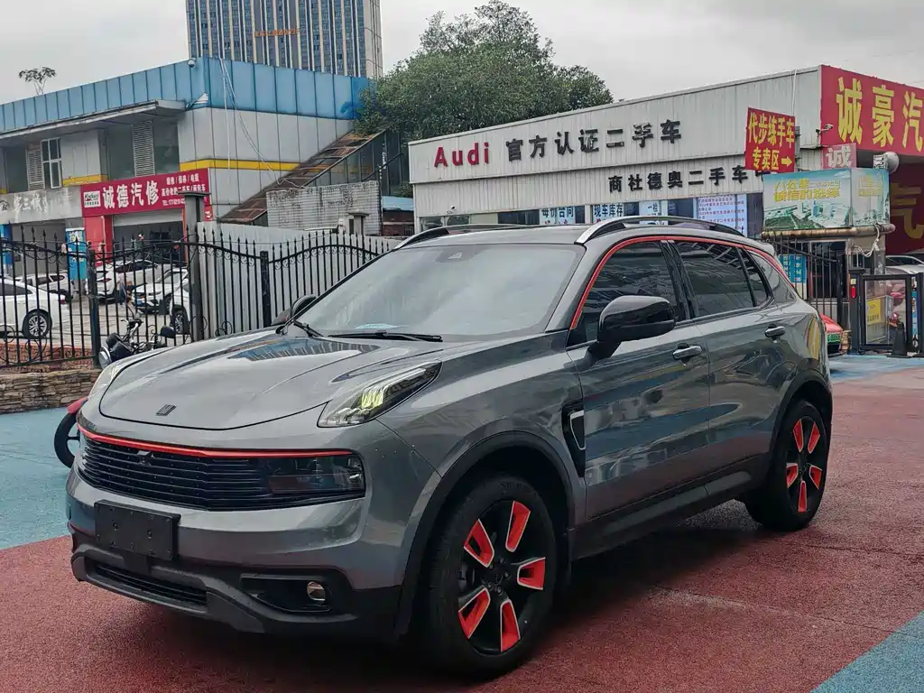 Lynk & Co 01