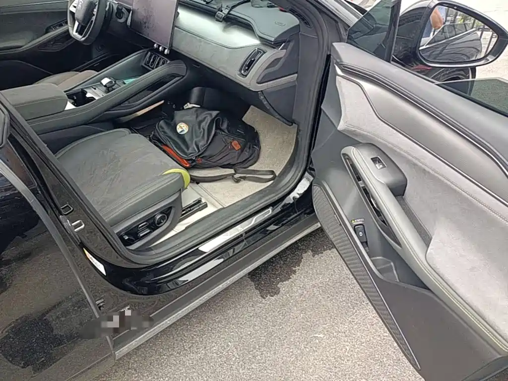 BYD L EV — миниатюра 9