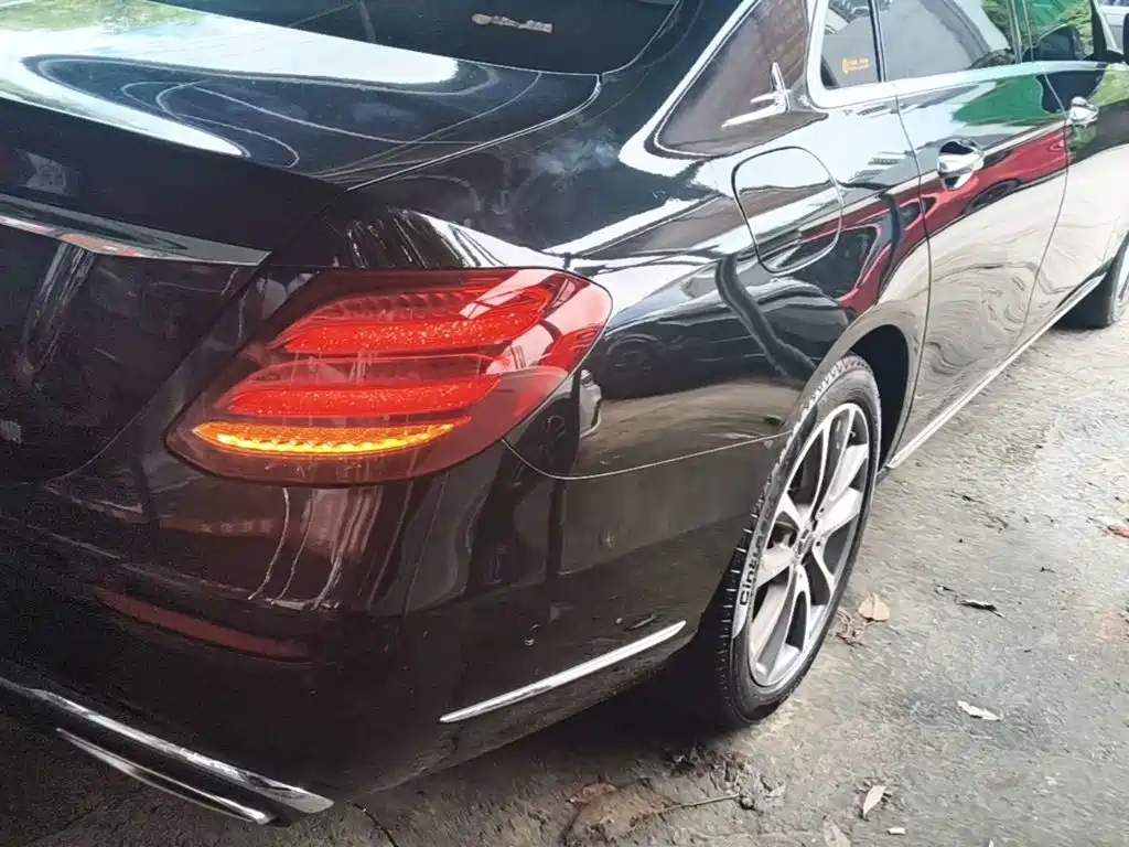 Mercedes-Benz E-Class — миниатюра 8