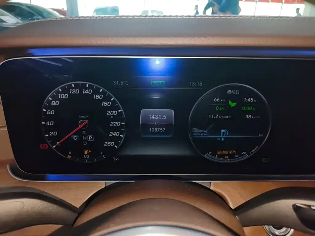 Mercedes-Benz E-Class — миниатюра 12