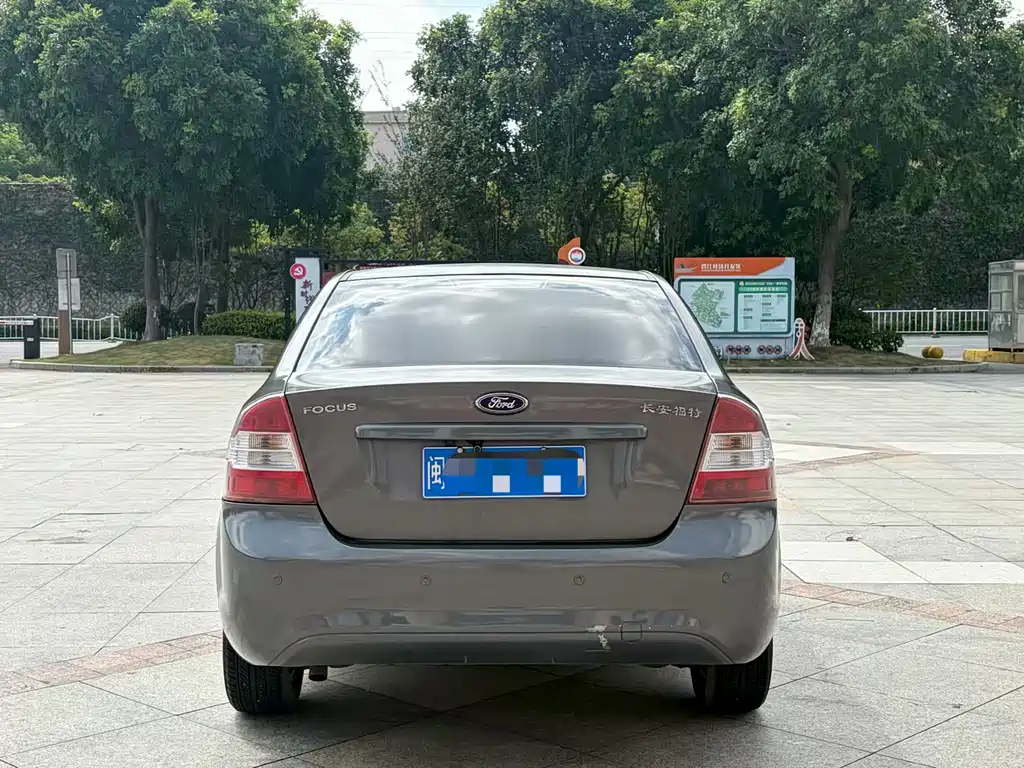 Ford Focus — миниатюра 8