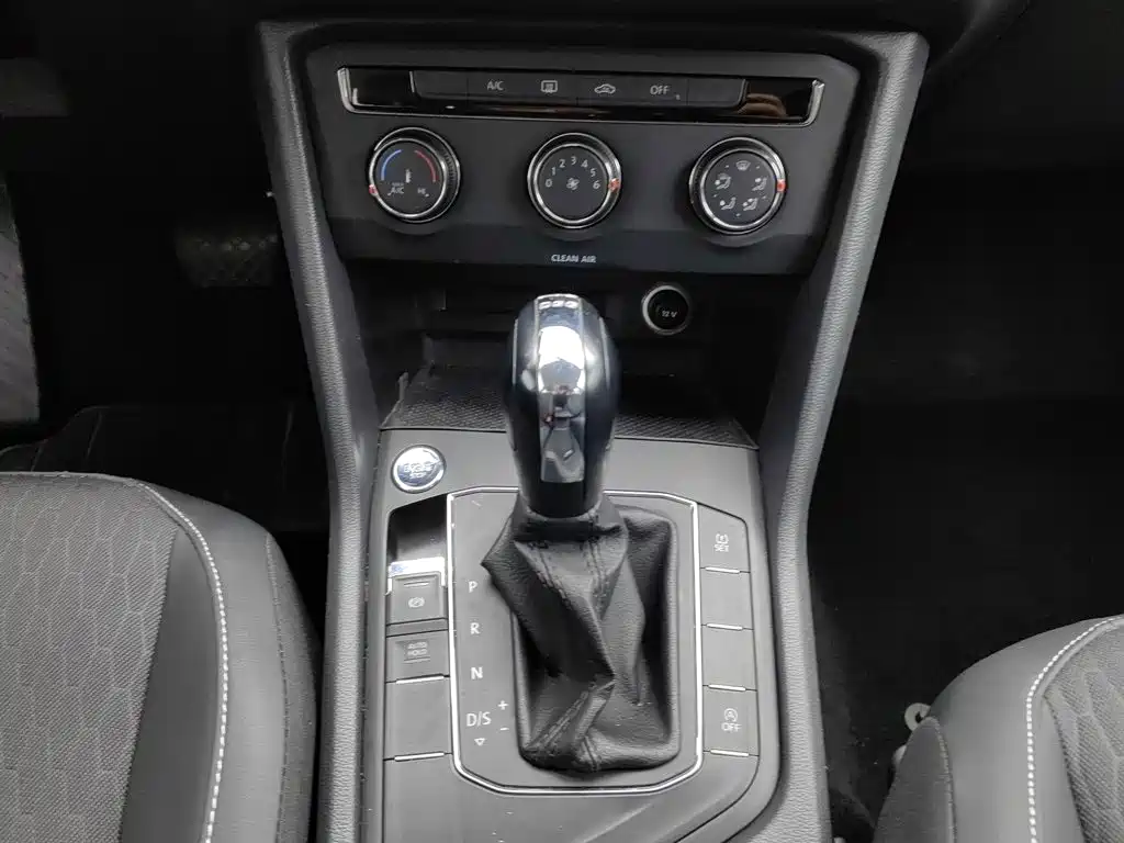 Volkswagen Tiguan L — миниатюра 13