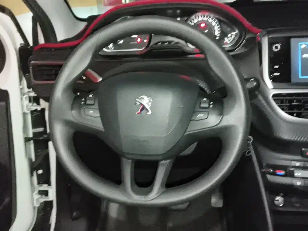 Peugeot 2008 — миниатюра 3