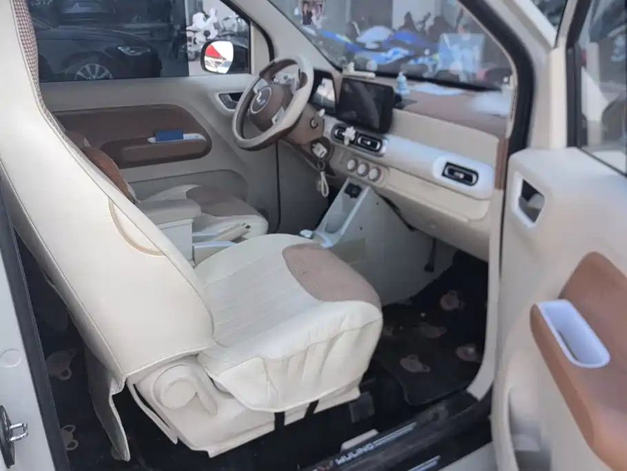 Wuling MINIEV — миниатюра 8