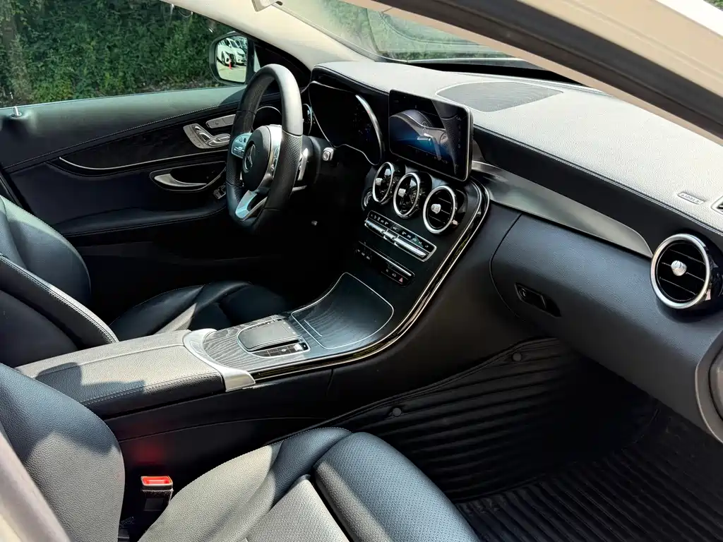 Mercedes-Benz C-Class — миниатюра 16